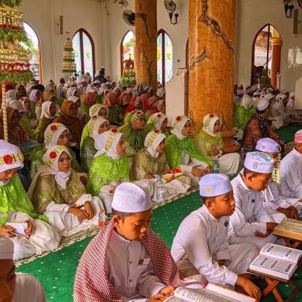 Khataman Al-Qur'an Ke 26 Siswa Sekolah Dasar Di Mesjid Besar AL-Hidayah Bawahan Pasar